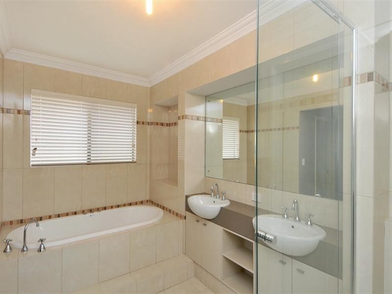 1 Gael Place, Dudley Park WA 6210