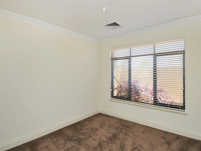 1 Gael Place, Dudley Park WA 6210