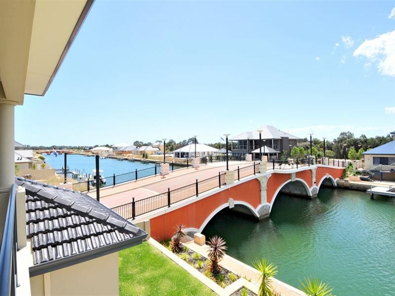 1 Gael Place, Dudley Park WA 6210