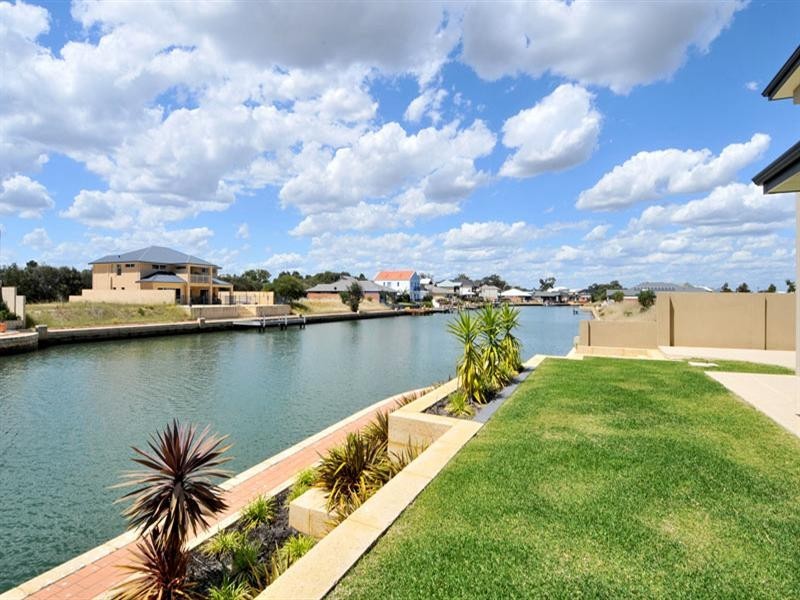 1 Gael Place, Dudley Park WA 6210