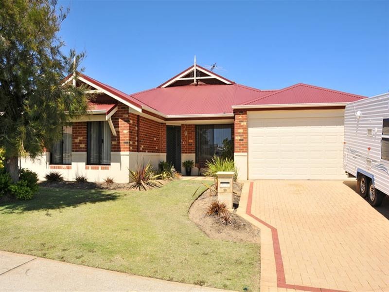 50 Buttercup Pkwy, Halls Head WA 6210