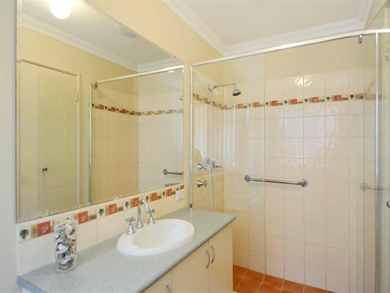 50 Buttercup Pkwy, Halls Head WA 6210