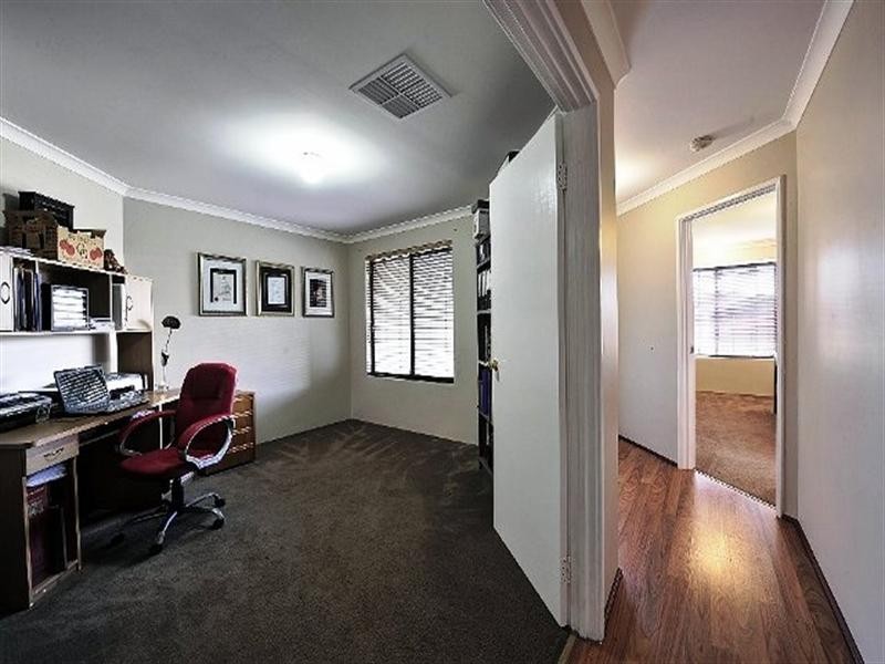 4 GOLDSEEKER Loop, Ravenswood WA 6208