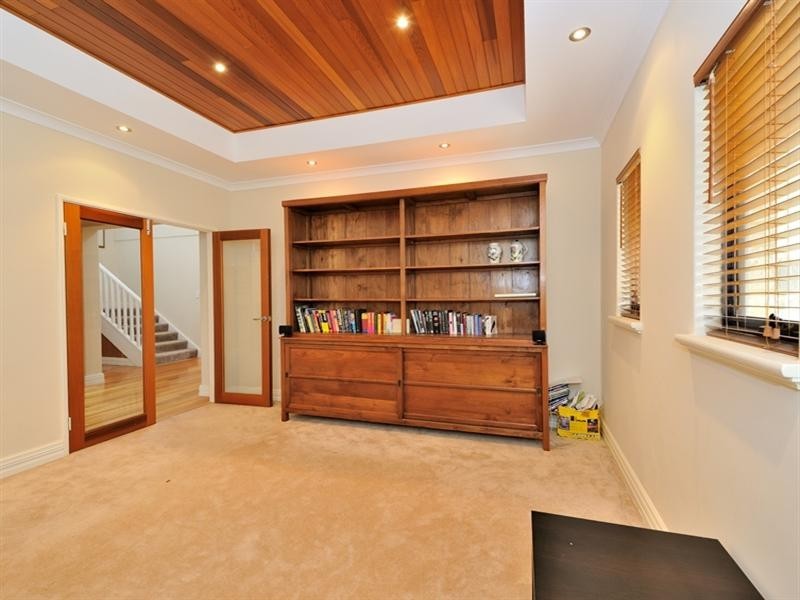 10 Coastal Retreat, Wannanup WA 6210