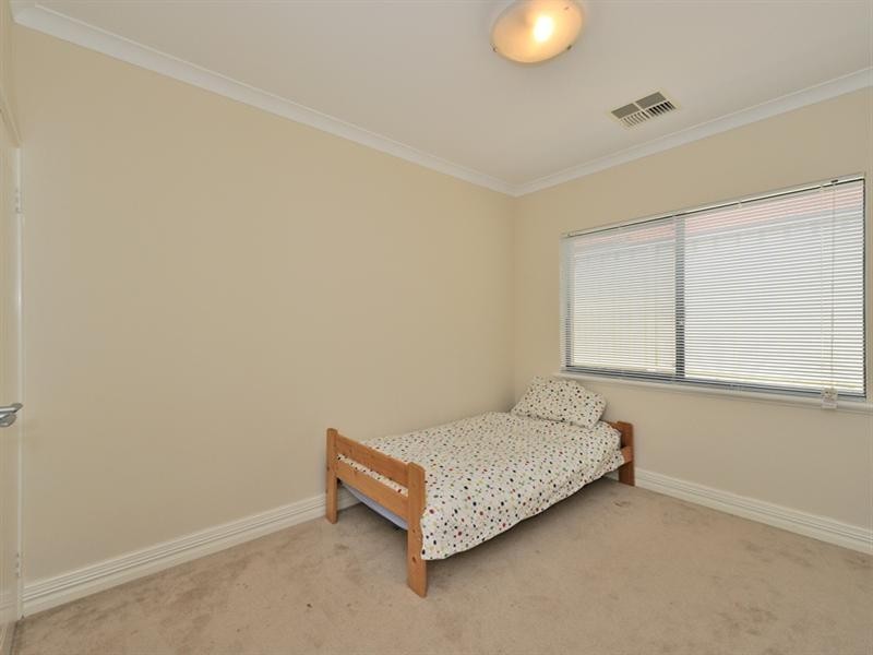 10 Coastal Retreat, Wannanup WA 6210