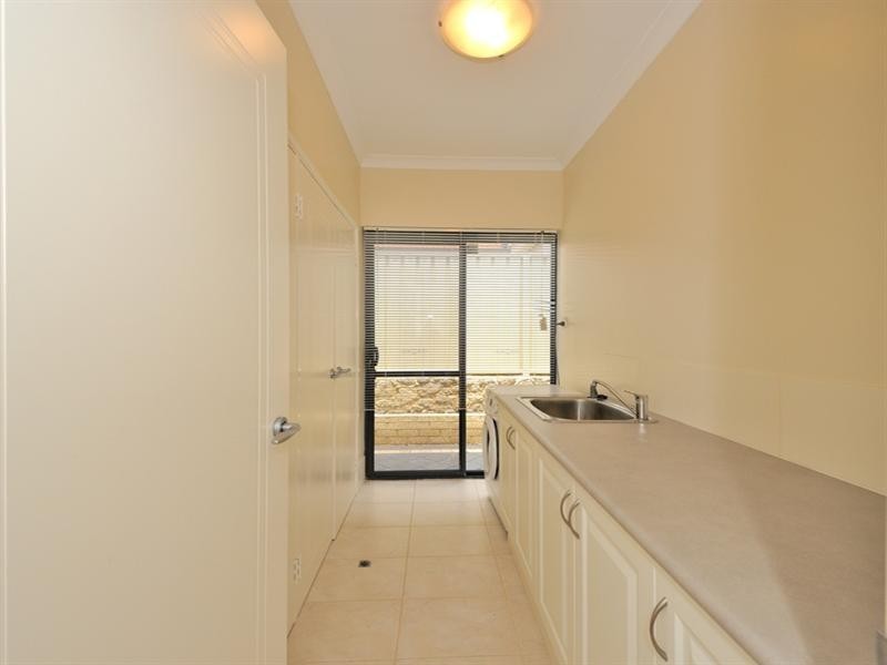 10 Coastal Retreat, Wannanup WA 6210