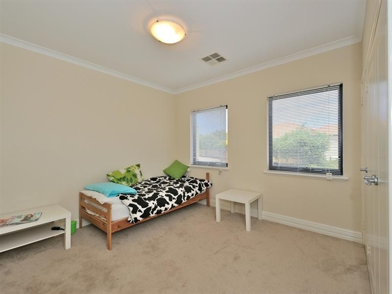 10 Coastal Retreat, Wannanup WA 6210
