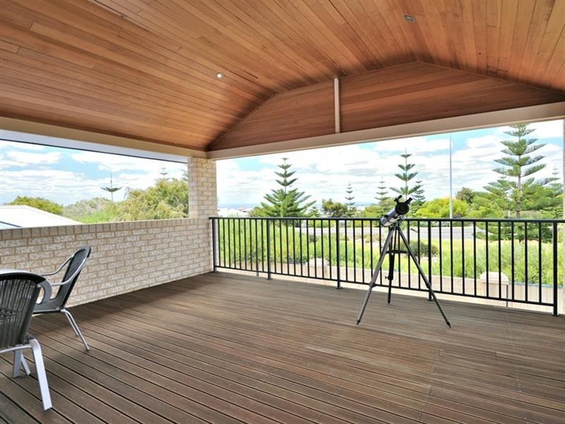 10 Coastal Retreat, Wannanup WA 6210