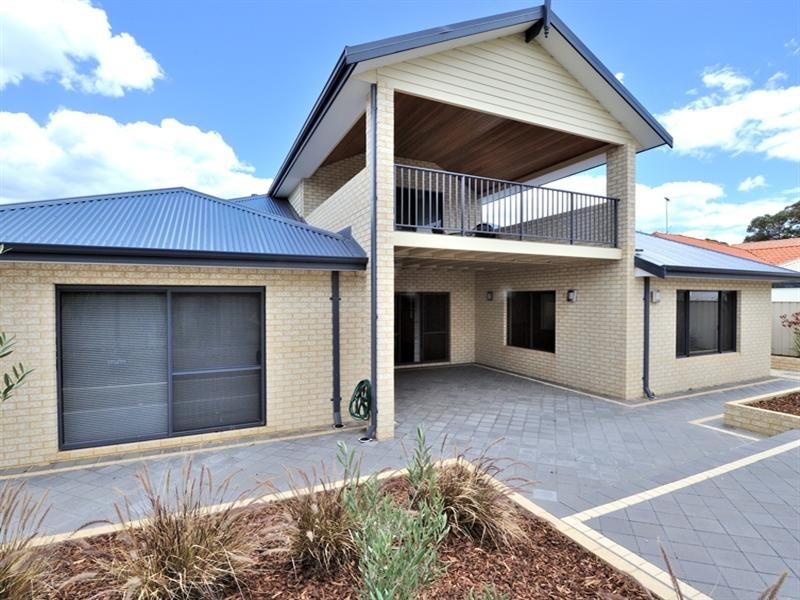 10 Coastal Retreat, Wannanup WA 6210