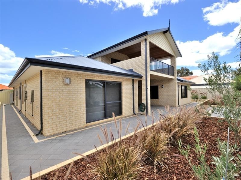 10 Coastal Retreat, Wannanup WA 6210