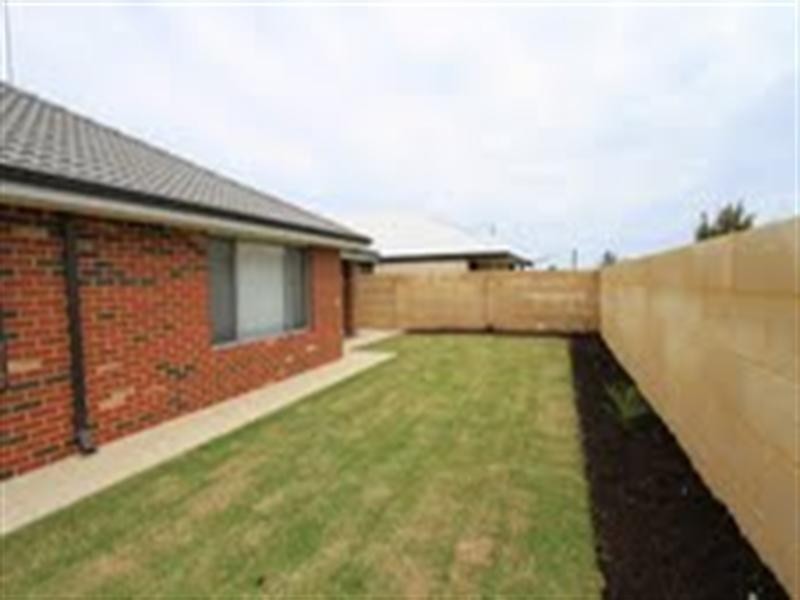 31 Frederick Street, Wannanup WA 6210