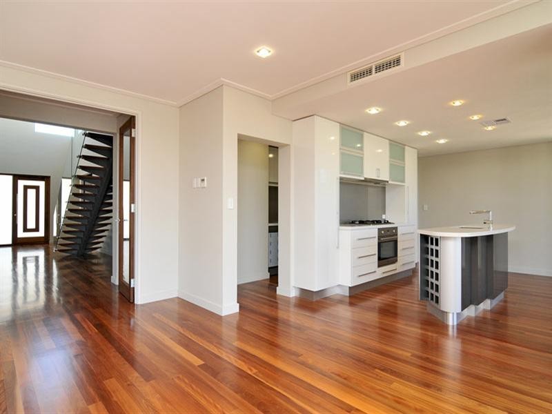 5 Twilight Court, Dudley Park WA 6210