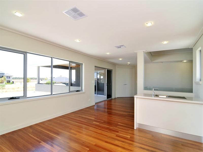 5 Twilight Court, Dudley Park WA 6210