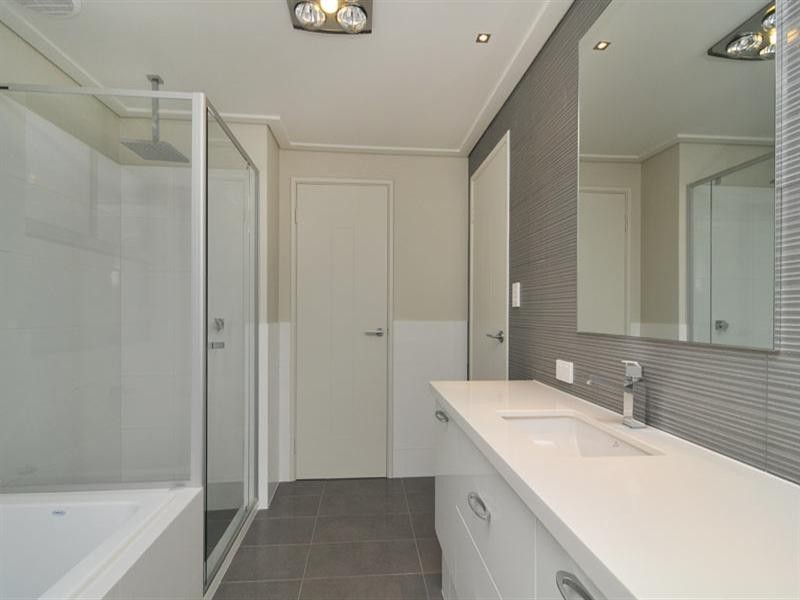 5 Twilight Court, Dudley Park WA 6210