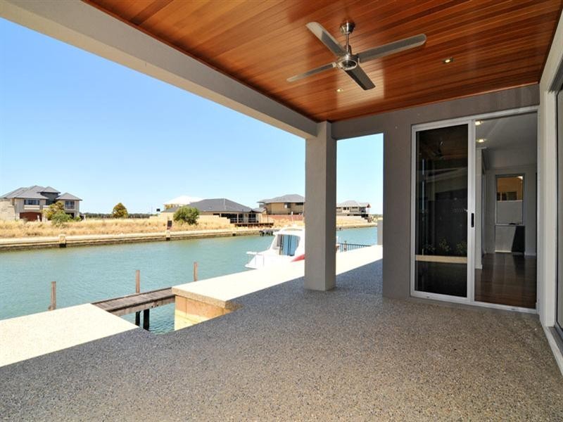 5 Twilight Court, Dudley Park WA 6210