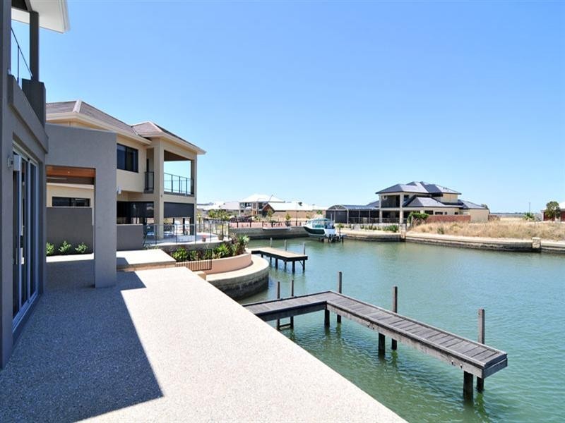 5 Twilight Court, Dudley Park WA 6210