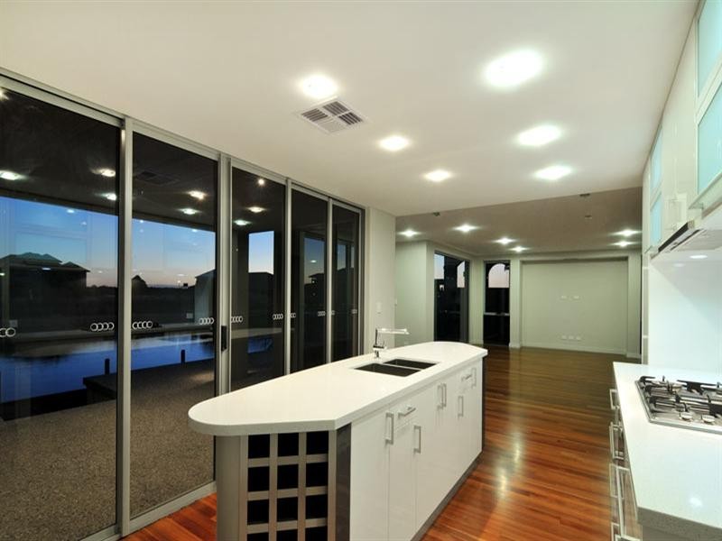 5 Twilight Court, Dudley Park WA 6210