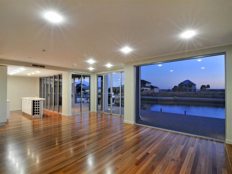 5 Twilight Court, Dudley Park WA 6210