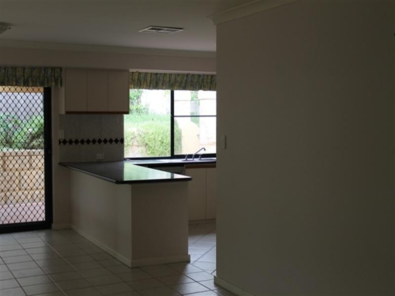 24 Oaklands Avenue, Halls Head WA 6210