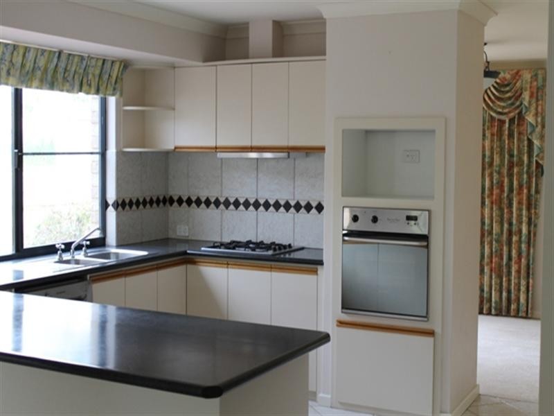 24 Oaklands Avenue, Halls Head WA 6210