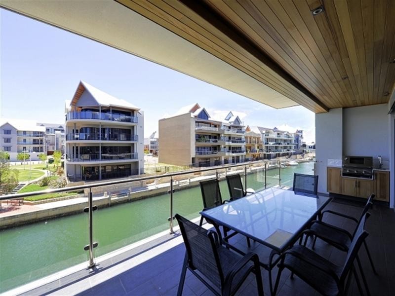 30 TREVISO Mews, Mandurah WA 6210