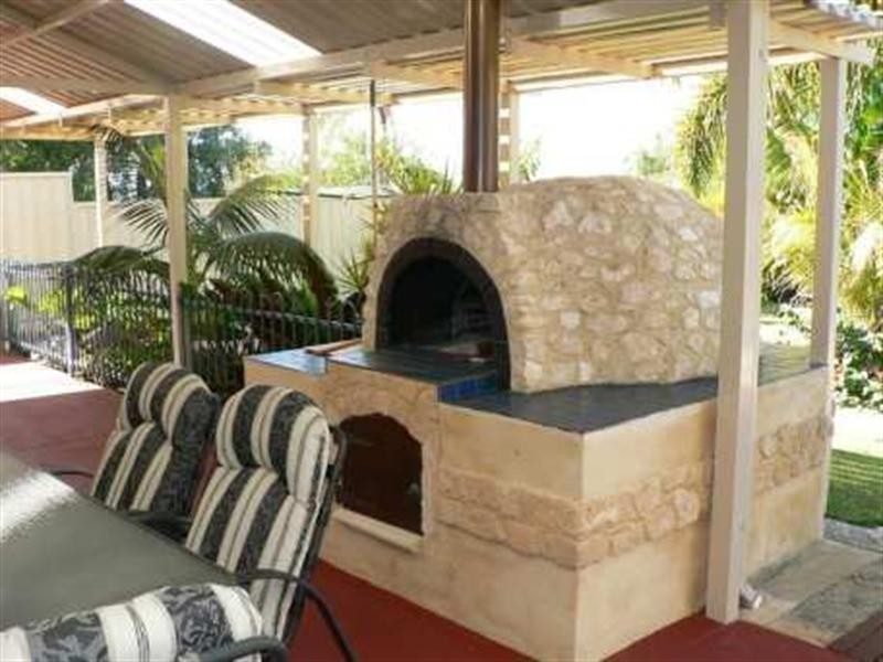 5 Pioneer Court, Bouvard WA 6211