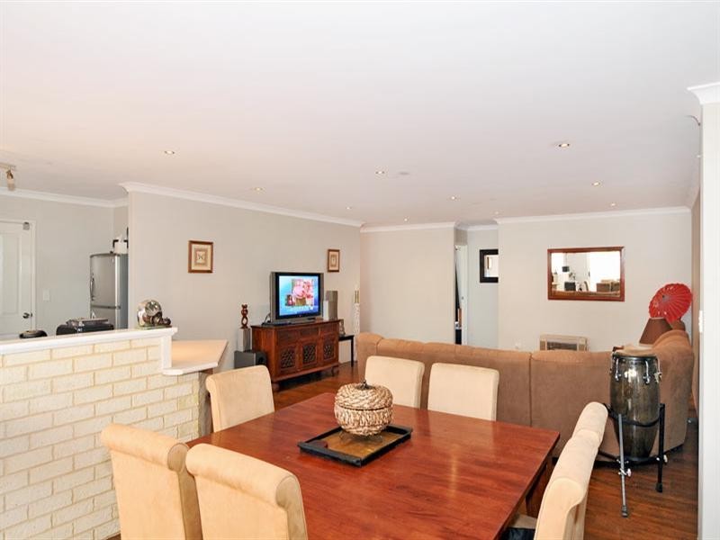 1 Philmont Way, Meadow Springs WA 6210