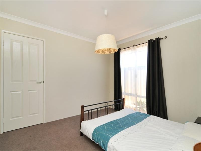 1 Philmont Way, Meadow Springs WA 6210