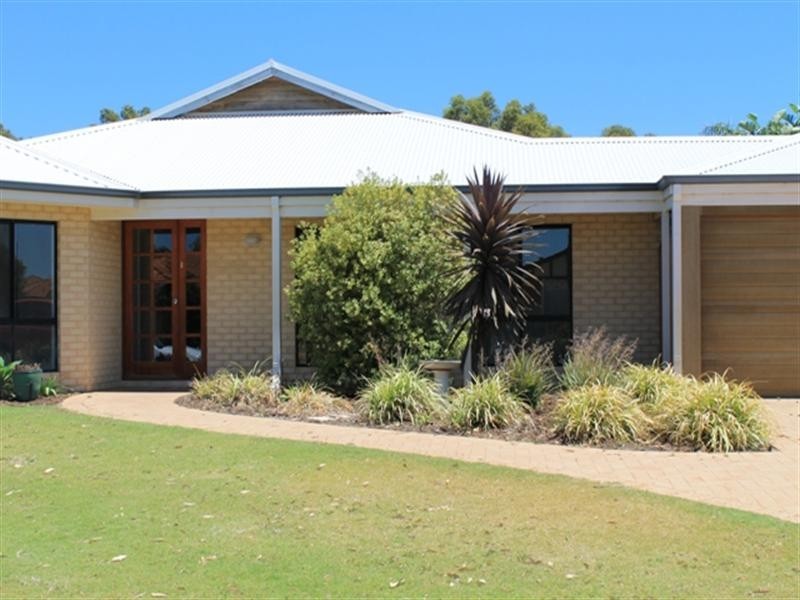 11 Piombino View, Secret Harbour WA 6173