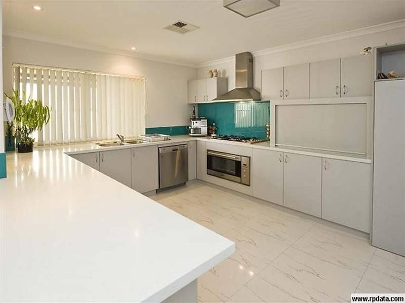 8 Turtles Bend, Secret Harbour WA 6173