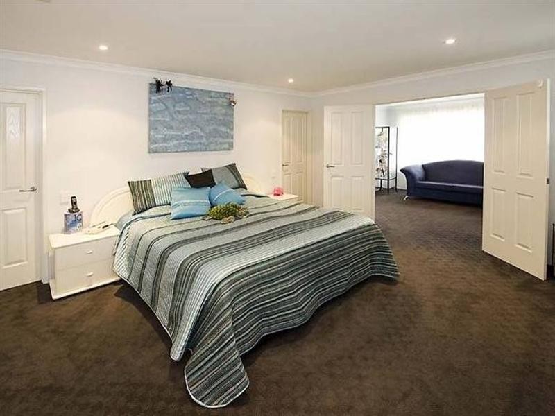 8 Turtles Bend, Secret Harbour WA 6173