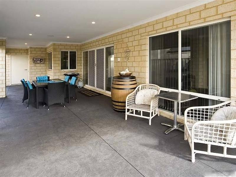 8 Turtles Bend, Secret Harbour WA 6173