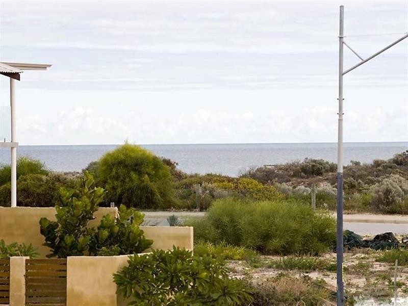 8 Turtles Bend, Secret Harbour WA 6173