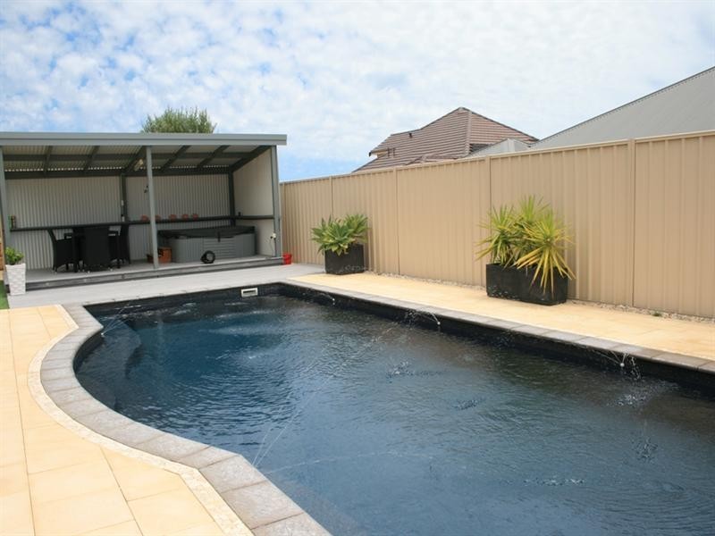 8 Turtles Bend, Secret Harbour WA 6173