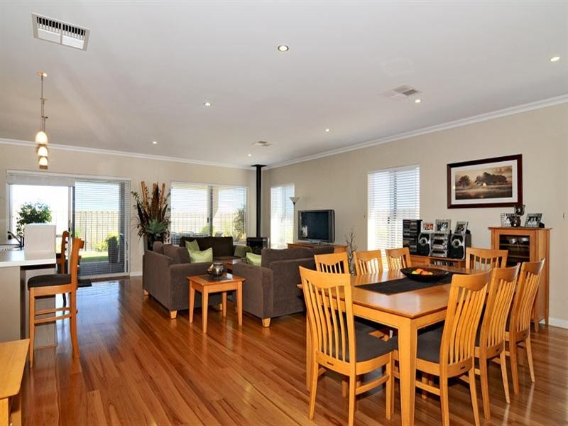12 Carissa Turn, Halls Head WA 6210
