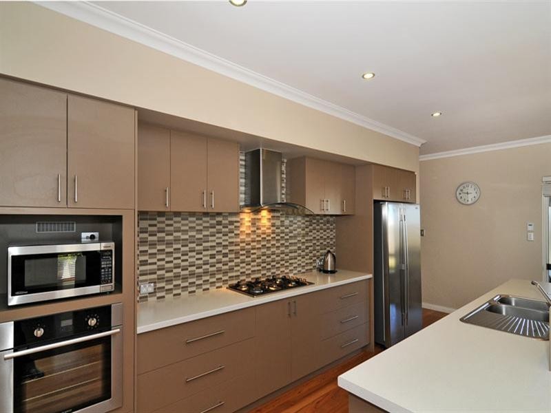 12 Carissa Turn, Halls Head WA 6210