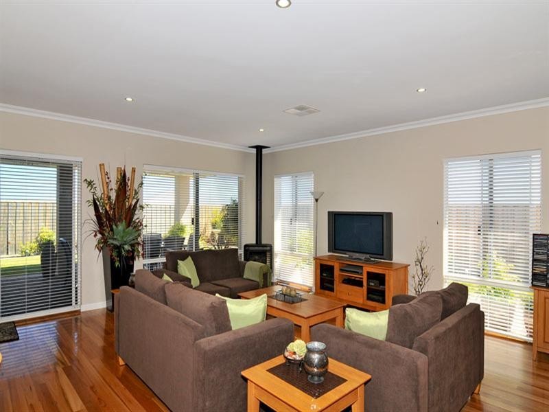 12 Carissa Turn, Halls Head WA 6210