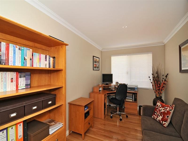 12 Carissa Turn, Halls Head WA 6210