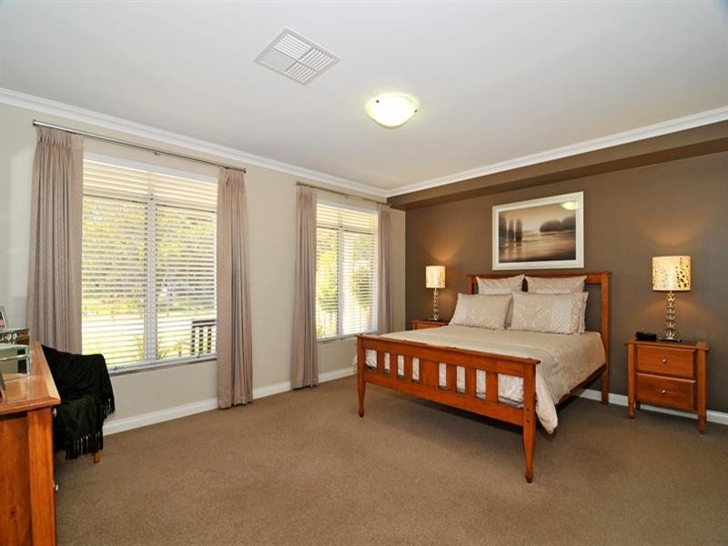 12 Carissa Turn, Halls Head WA 6210