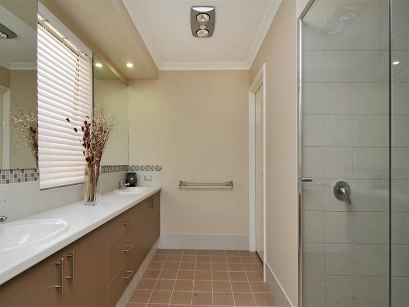 12 Carissa Turn, Halls Head WA 6210