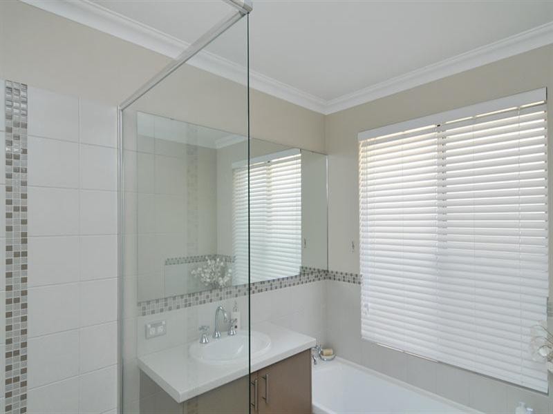 12 Carissa Turn, Halls Head WA 6210