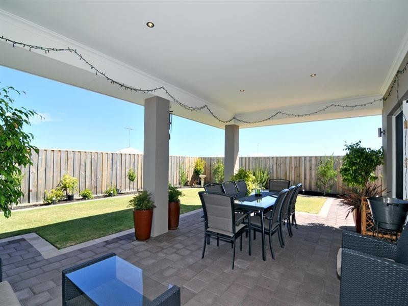 12 Carissa Turn, Halls Head WA 6210
