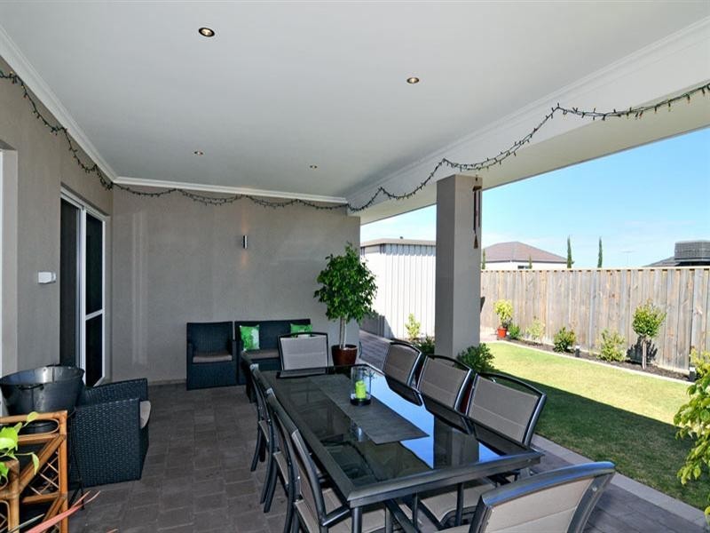 12 Carissa Turn, Halls Head WA 6210