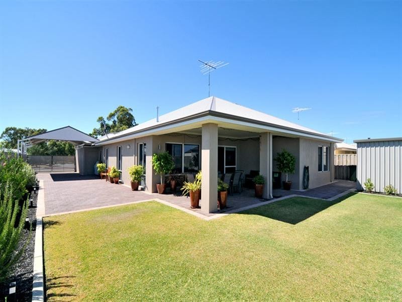 12 Carissa Turn, Halls Head WA 6210