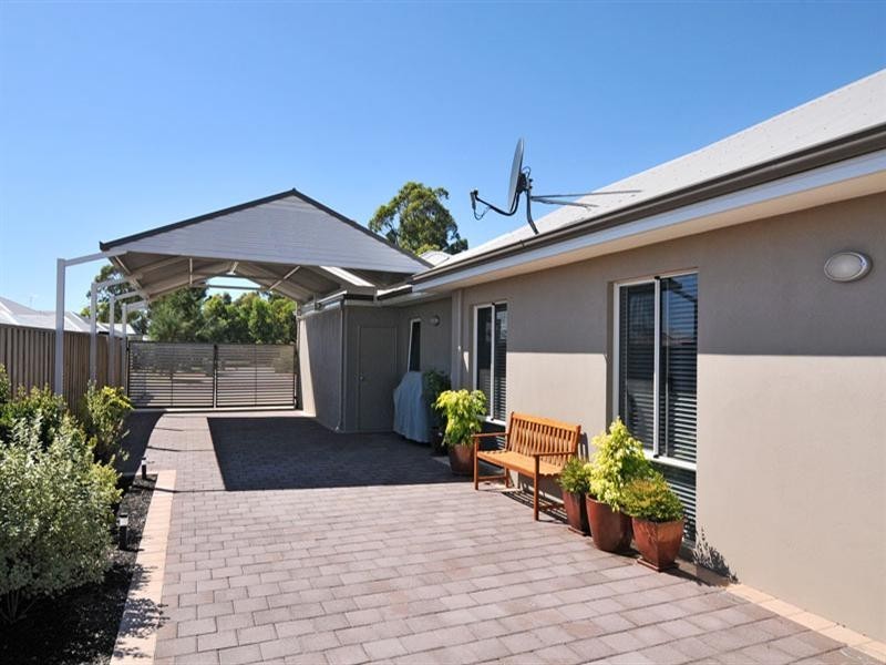12 Carissa Turn, Halls Head WA 6210