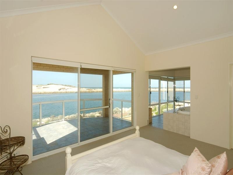 74 Voyager Close, Wannanup WA 6210