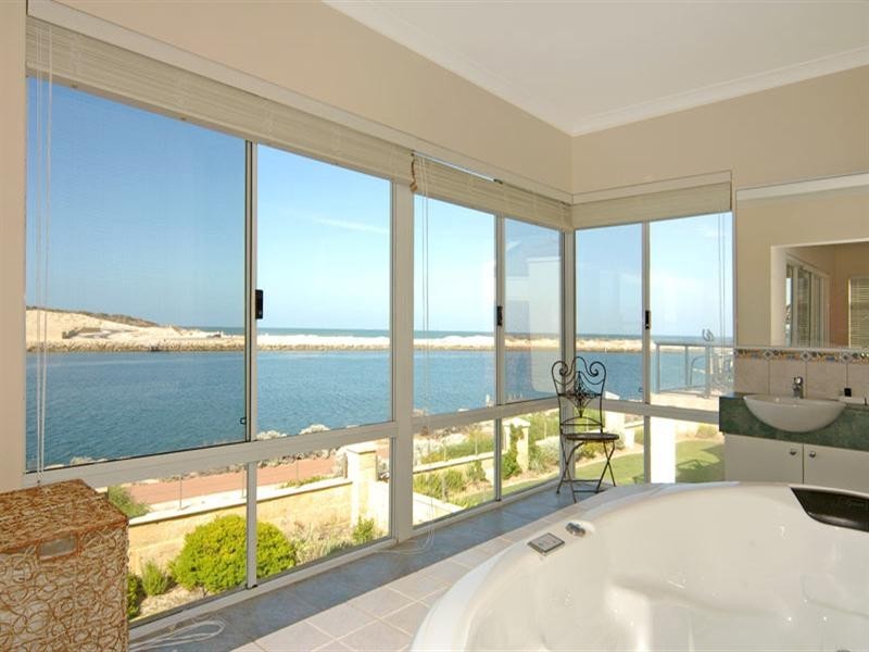 74 Voyager Close, Wannanup WA 6210