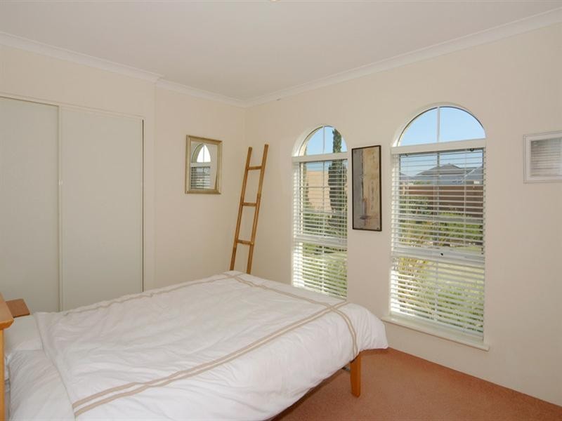 74 Voyager Close, Wannanup WA 6210