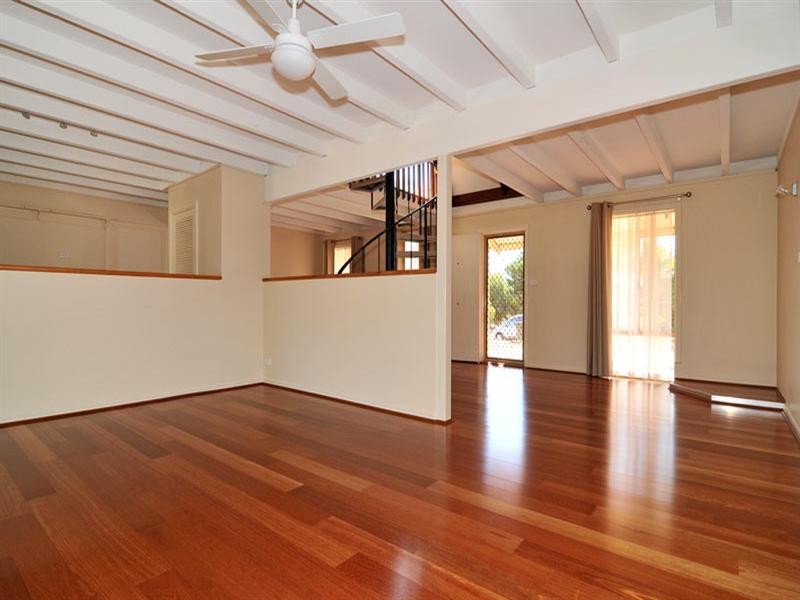 5 Mahogany Drive, Halls Head WA 6210