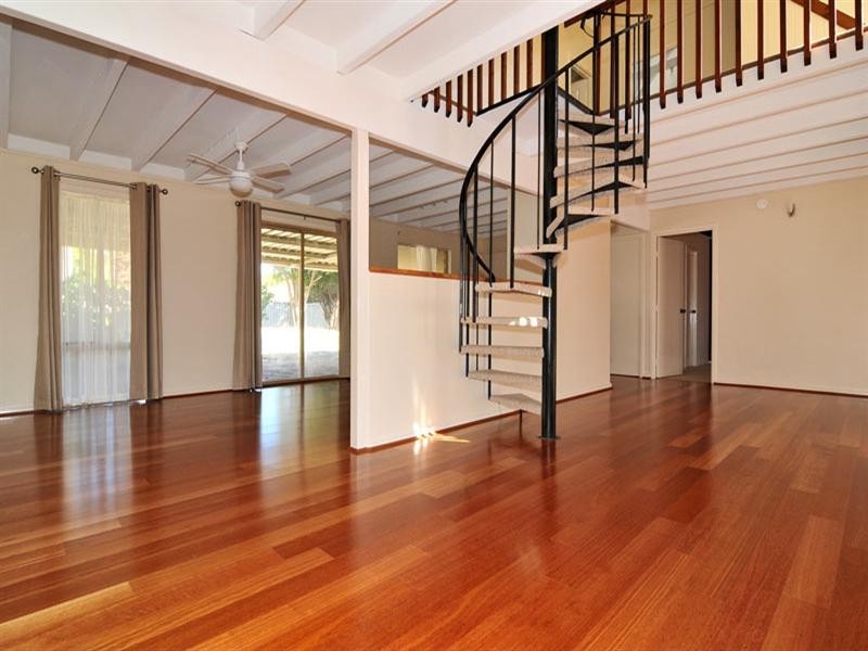 5 Mahogany Drive, Halls Head WA 6210